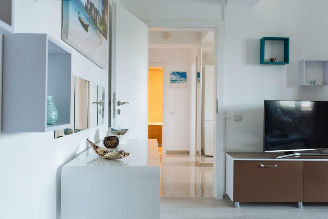 Luxury Flat 9 Near Metro Apartment Bucharest Exterior photo